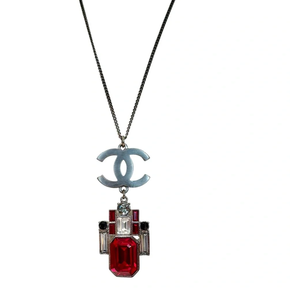 Chanel 2005P Red Gripoix Glass & Crystal Pendant Necklace – Made in France - Picture 2 of 6